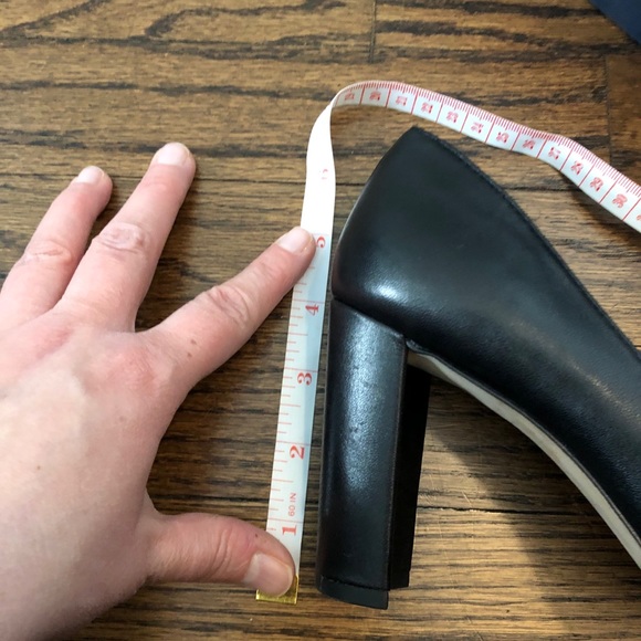 SALE!! EUC Ann Taylor leather heels - Picture 10 of 10